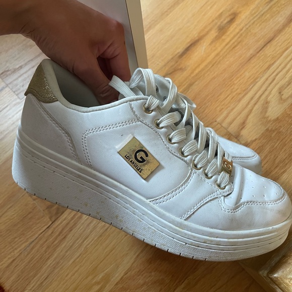 Guess white sneakers with gold plate size 7 - Picture 2 of 3